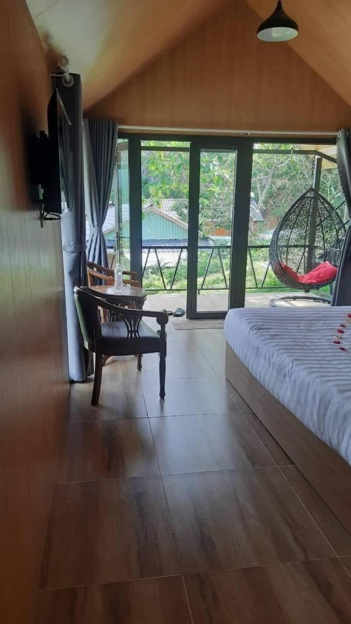 Dong Giang Sky Villa Stay And Food Exterior photo